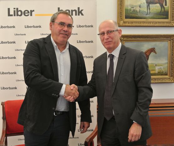 Liberbank y Cooperativas Extremadura ofrecen financiación para paliar los problemas de la sequía