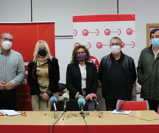 Los sindicatos UGT y CCOO muestran su apoyo al sector tabaquero ante la amenaza de quedar fuera de la PAC