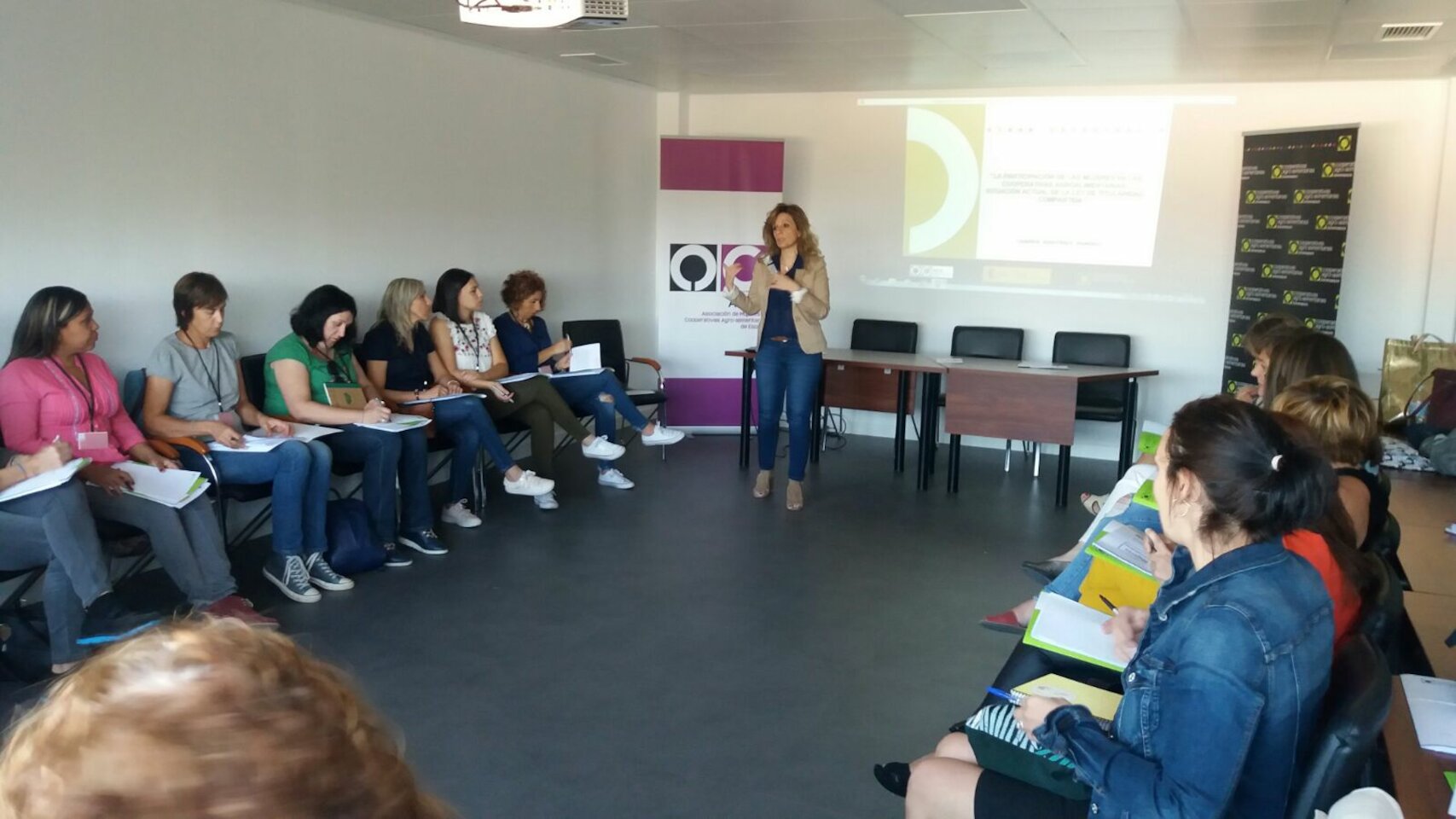 Seminario Motivaci&oacute;n y Empoderamiento Mujer Cooperativas
