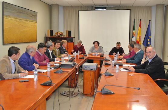 Cooperativas plantea crear un Comité de Cooperativismo en la Ley Agraria de Extremadura