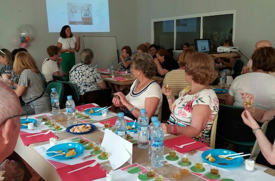 Catas y showcooking para mostrar las excelencias del aceite de oliva abren los actos del 70 aniversario de La Unidad