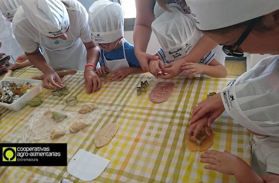 Objetivo ODS 3: un centenar de niñas y niños pasan por los talleres saludables ‘Meriéndate la Tarde’