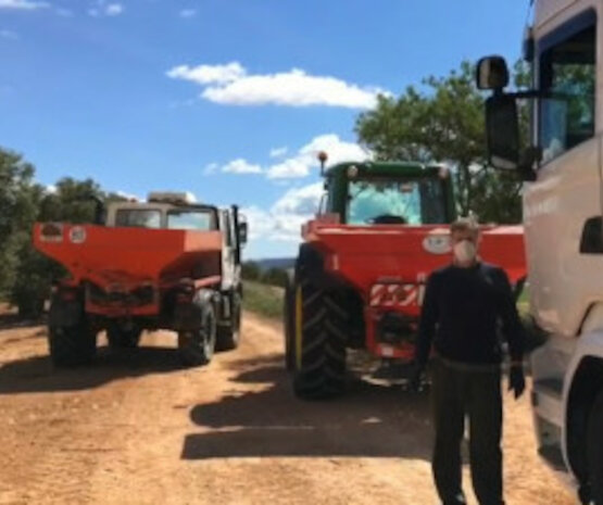 AEFA dona mascarillas a más de 100.000 trabajadores del campo