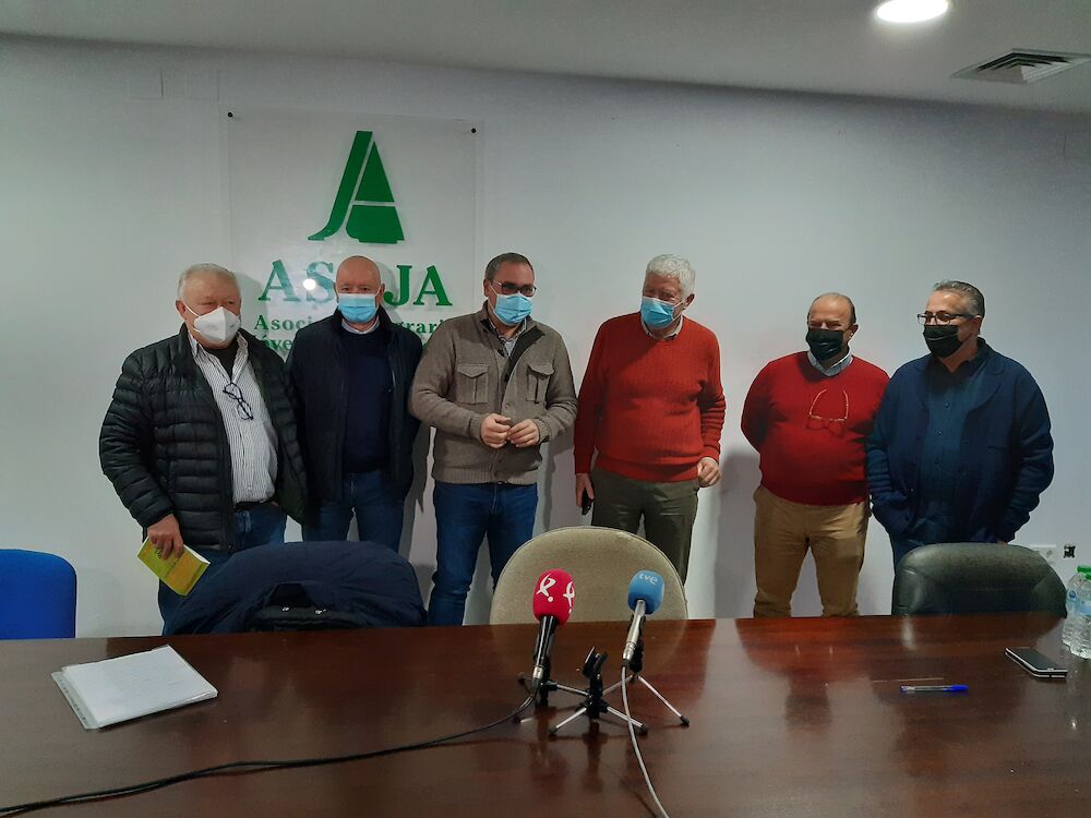 Cooperativas y organizaciones agrarias llegan a acuerdo con Cetarsa que recoge una subida de los precios