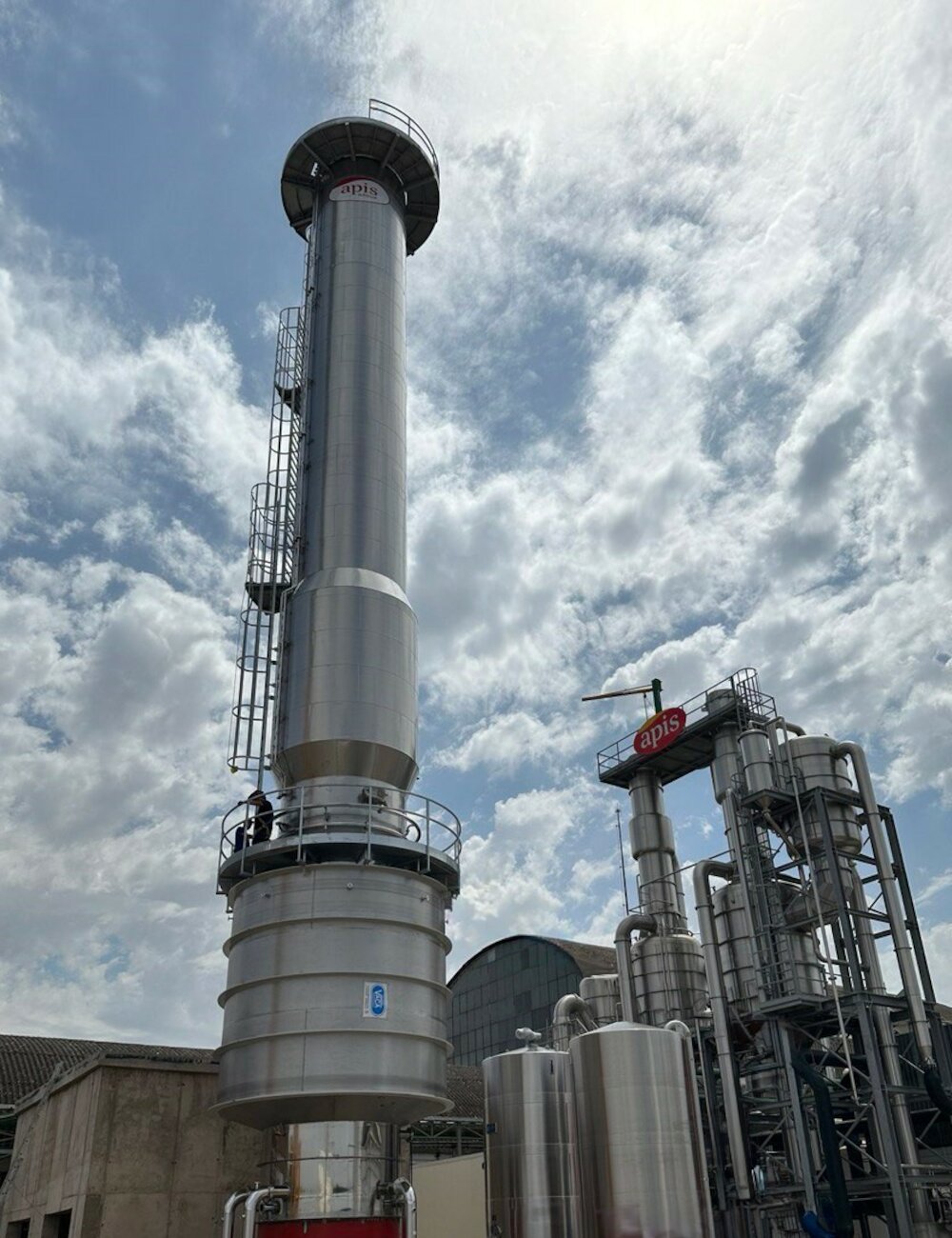 Grupo Apis pone en funcionamiento nuevas instalaciones para el procesado del tomate fresco que reducirán la huella de carbono industrial