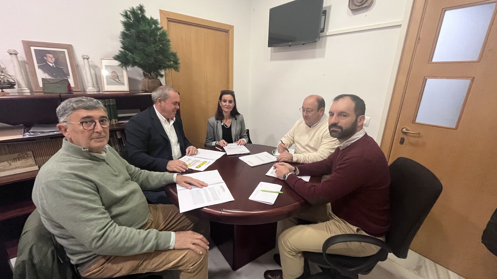 20251204 Reuniones con grupos parlamentarios ante elecciones autonómicas 21D