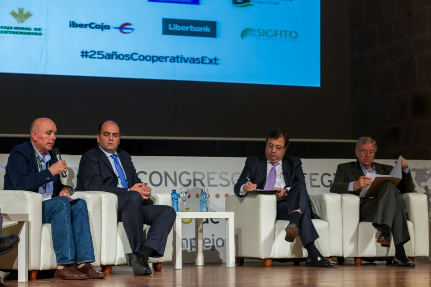 Congreso de Integraci&oacute;n. 25 a&ntilde;os de Cooperativas Agro-alimentarias Extremadura